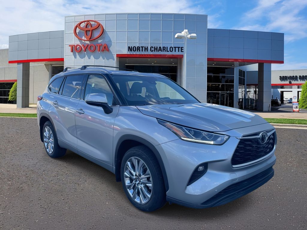 2023 Toyota Highlander Limited's photo