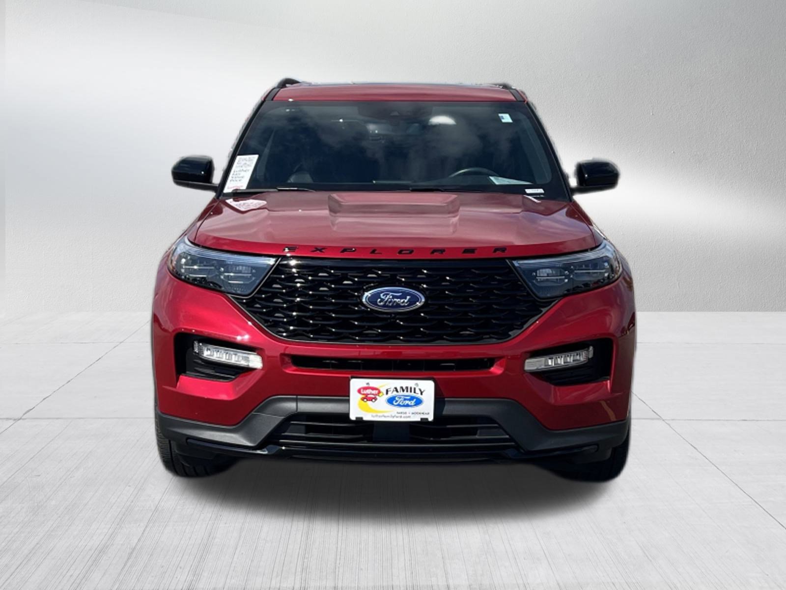 2023 Ford Explorer ST-Line photo 2