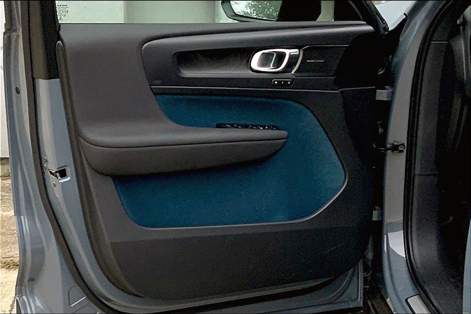 2023 Volvo C40 Recharge Ultimate photo 9