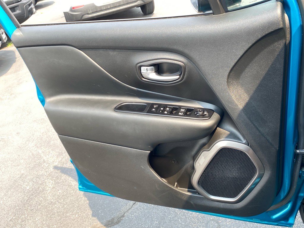 2022 Jeep Renegade Latitude photo 20