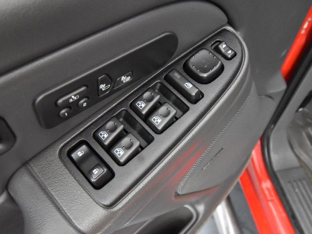 2005 Gmc Sierra SLT photo 13