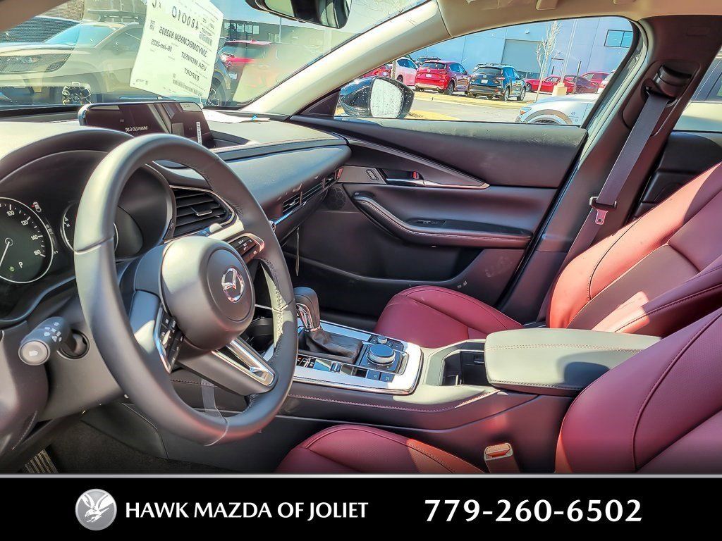 2025 MAZDA CX-30 - Image 8