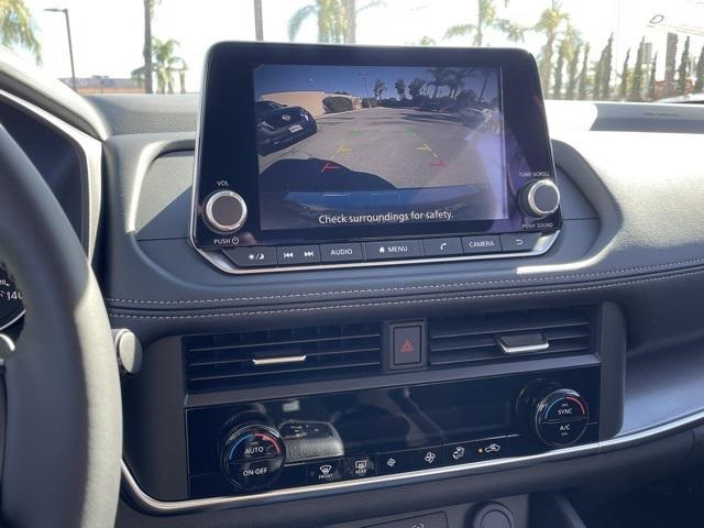 2025 Nissan Rogue SV photo 25