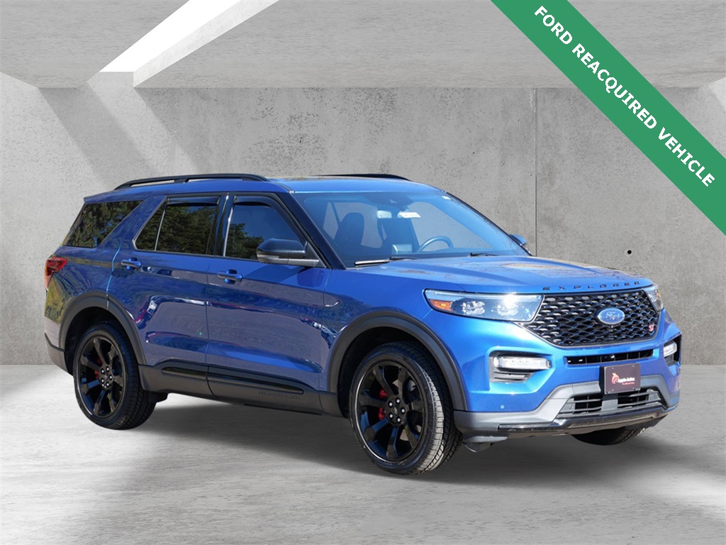 2023 Ford Explorer ST's photo