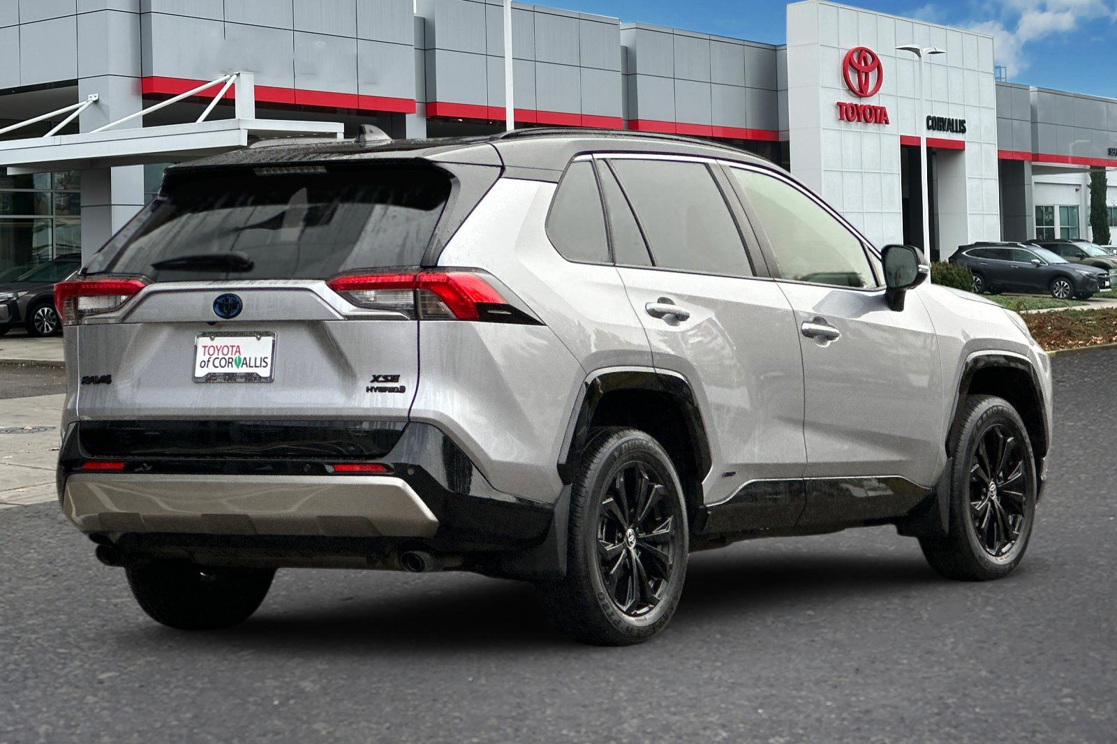 2024 Toyota RAV4 Hybrid XSE photo 2