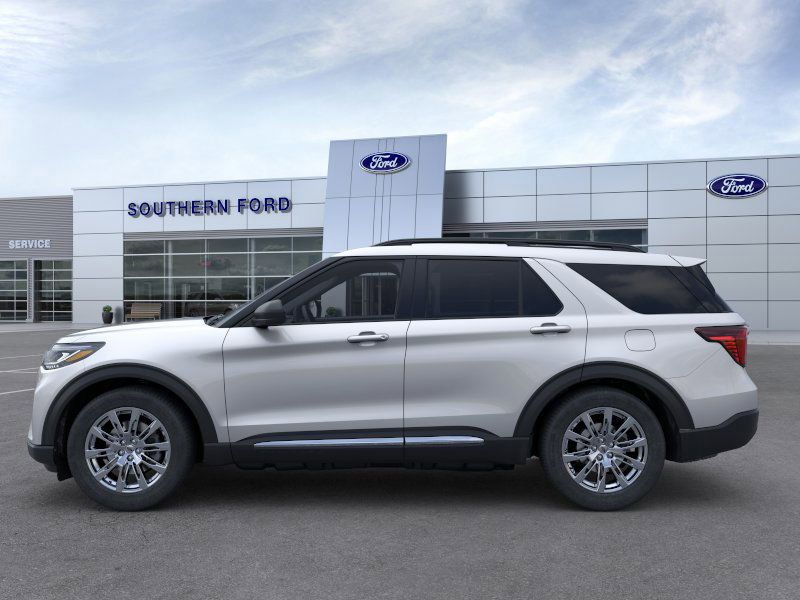 2025 Ford Explorer photo 2