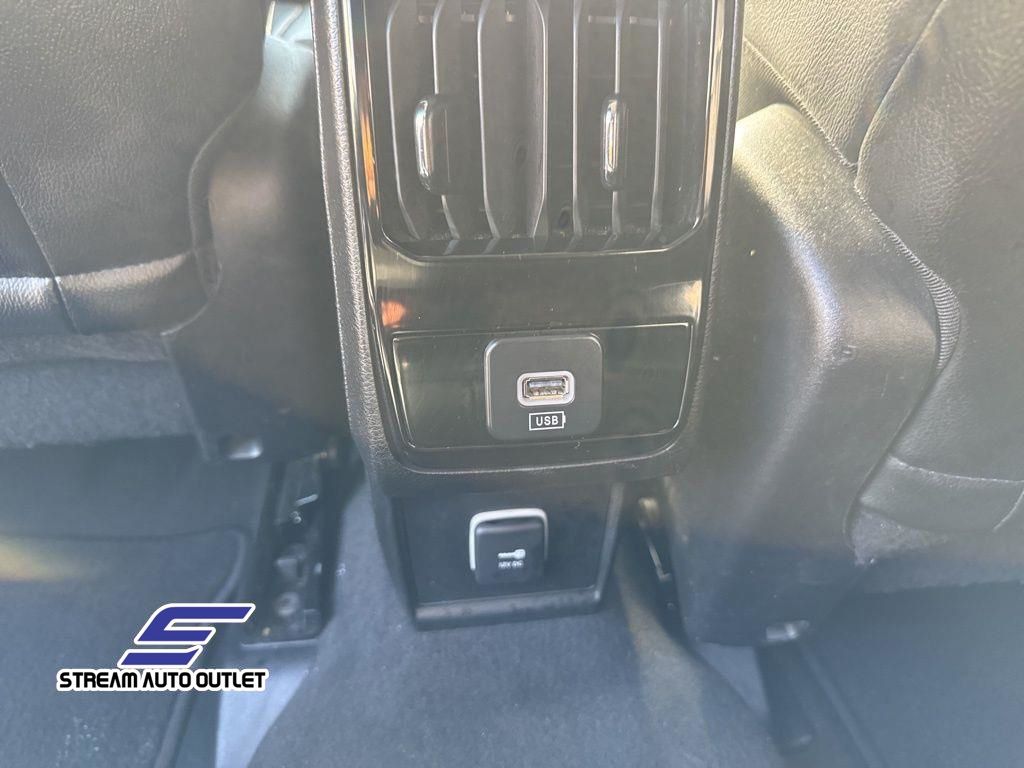 2022 Jeep Compass Limited photo 25