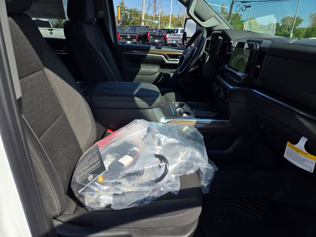 2026 Chevrolet Silverado 2500HD LT photo 4