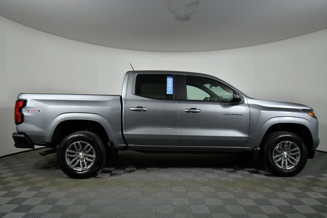 2024 Chevrolet Colorado LT photo 14