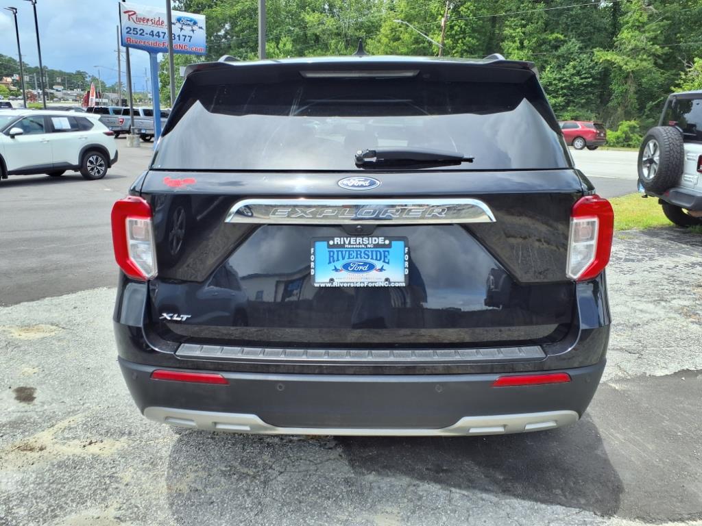 2023 Ford Explorer XLT photo 3