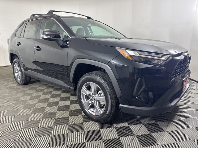 2025 Toyota RAV4 XLE's photo