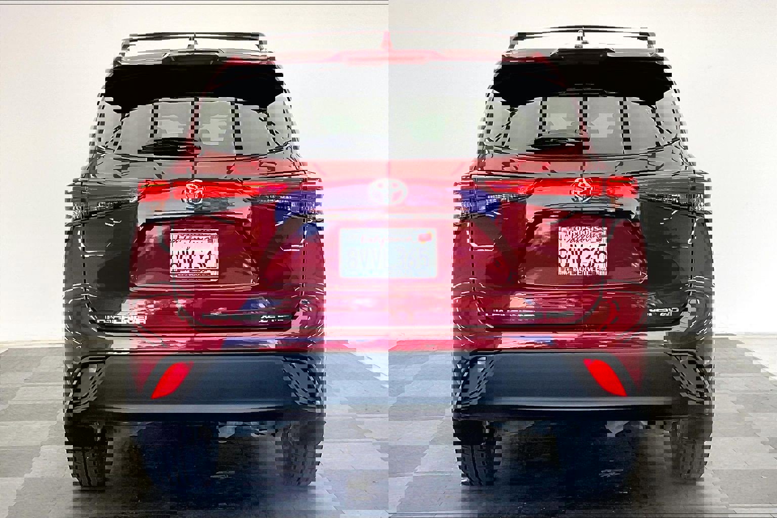 2021 Toyota Highlander XLE photo 3