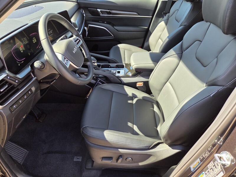 2025 Kia Telluride S photo 4