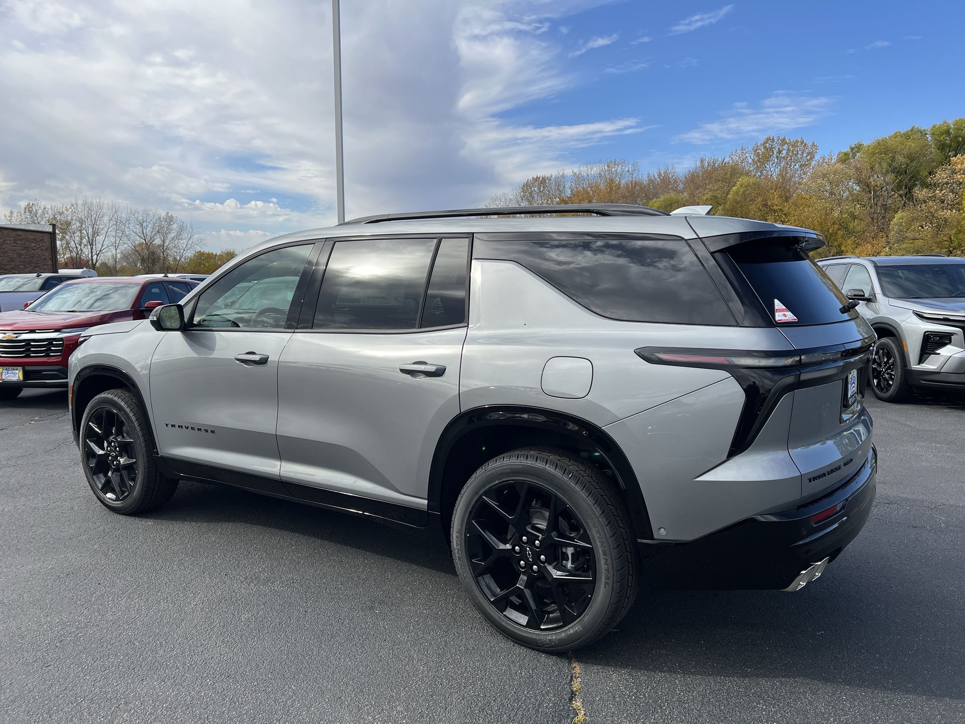 2026 Chevrolet Traverse RS photo 2