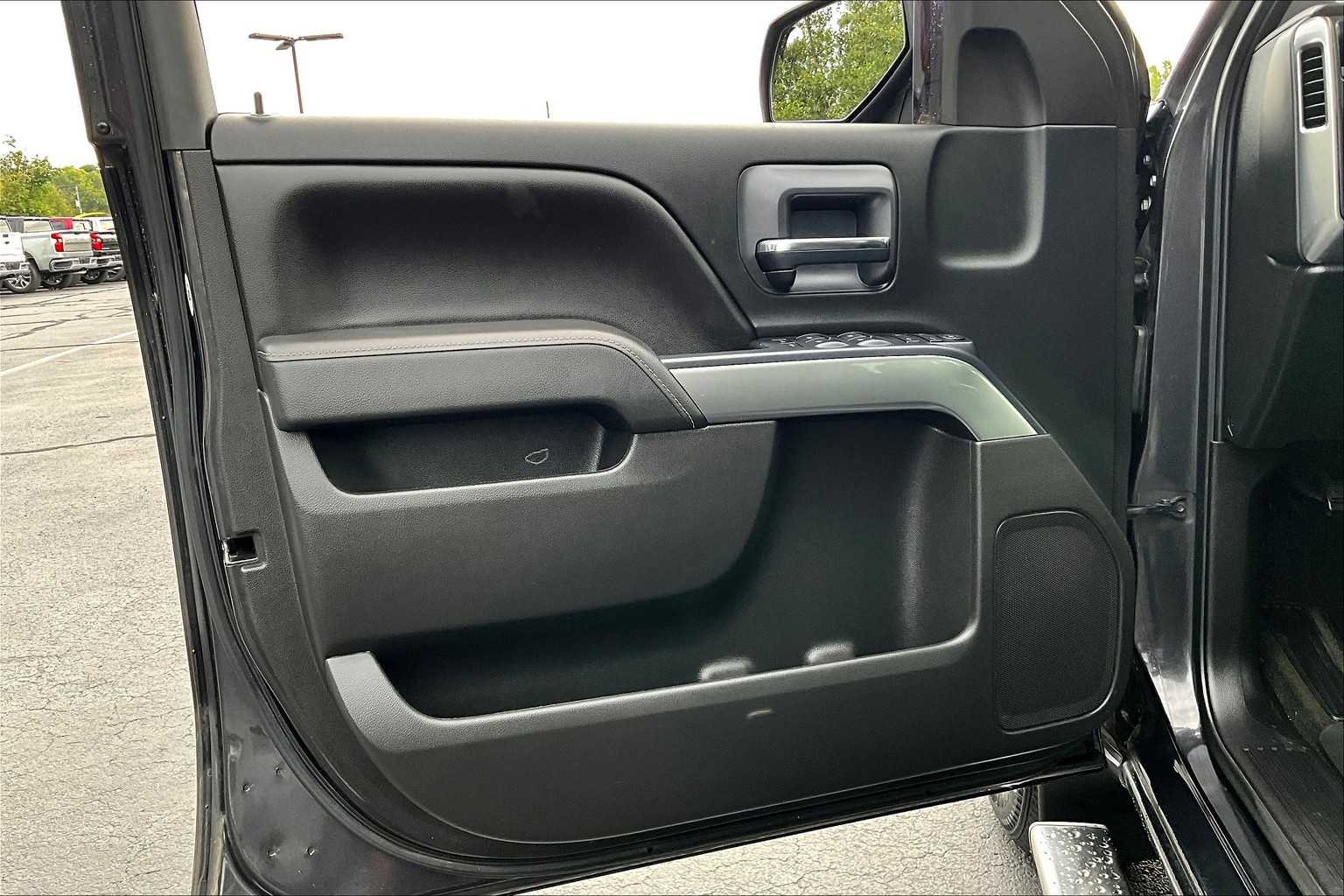 2016 Chevrolet Silverado 1500 LT photo 9