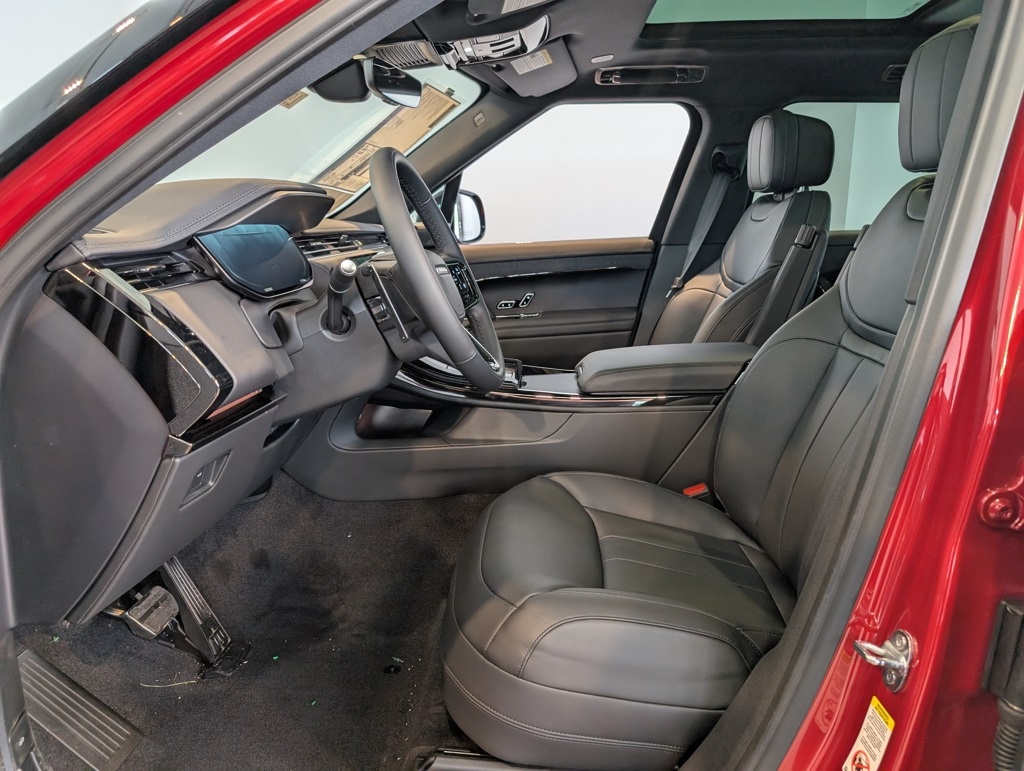 2025 Land Rover Range Rover Sport SE photo 10