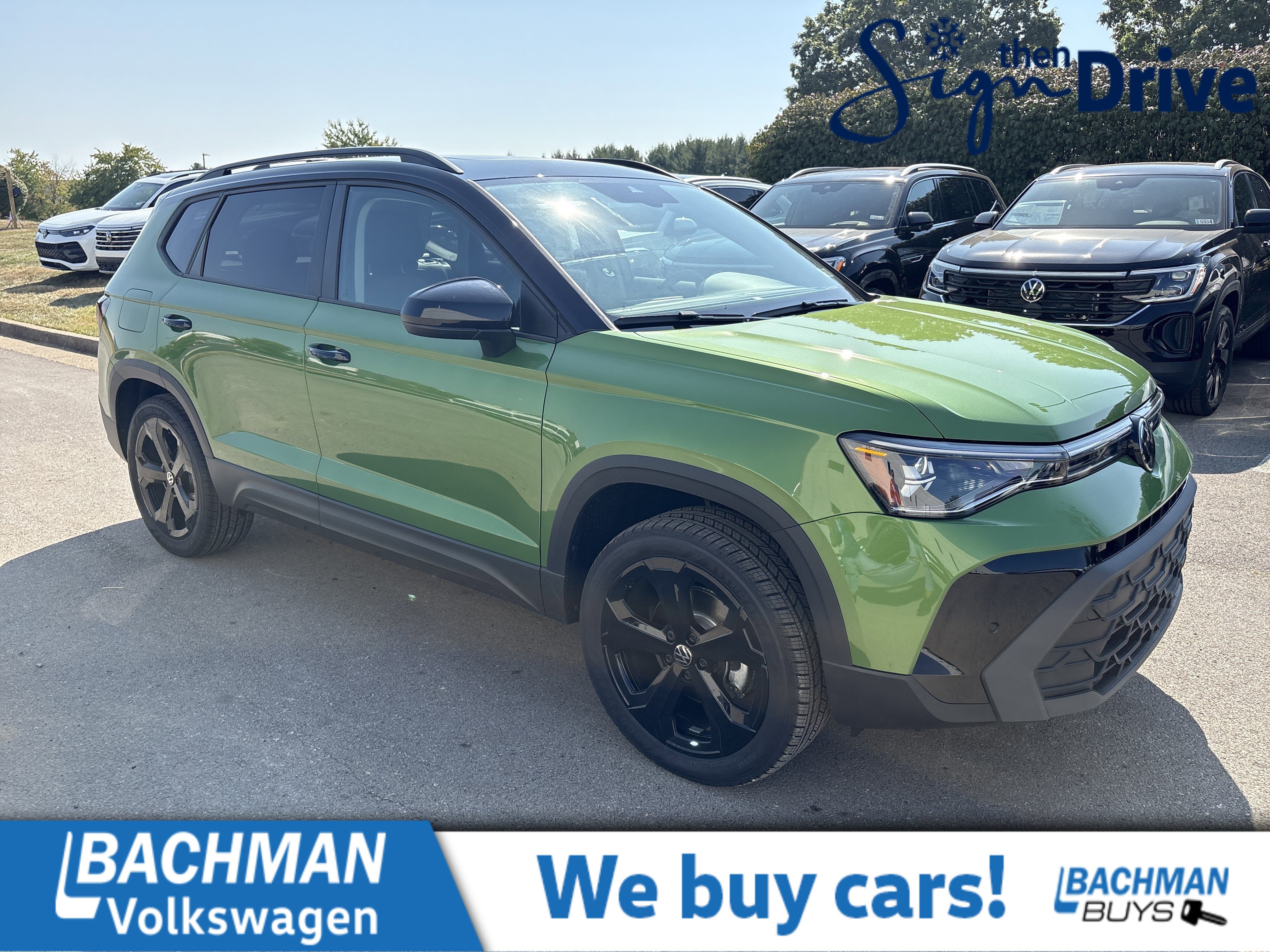 2025 Volkswagen Taos SE Black's photo