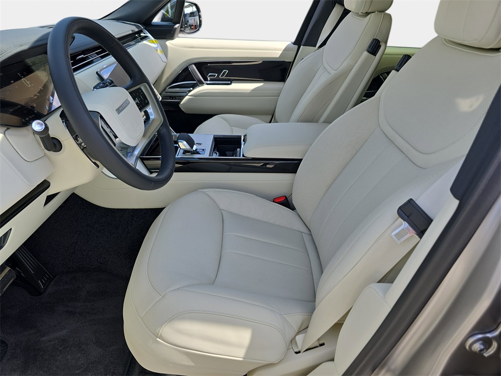 2025 Land Rover Range Rover SE photo 15