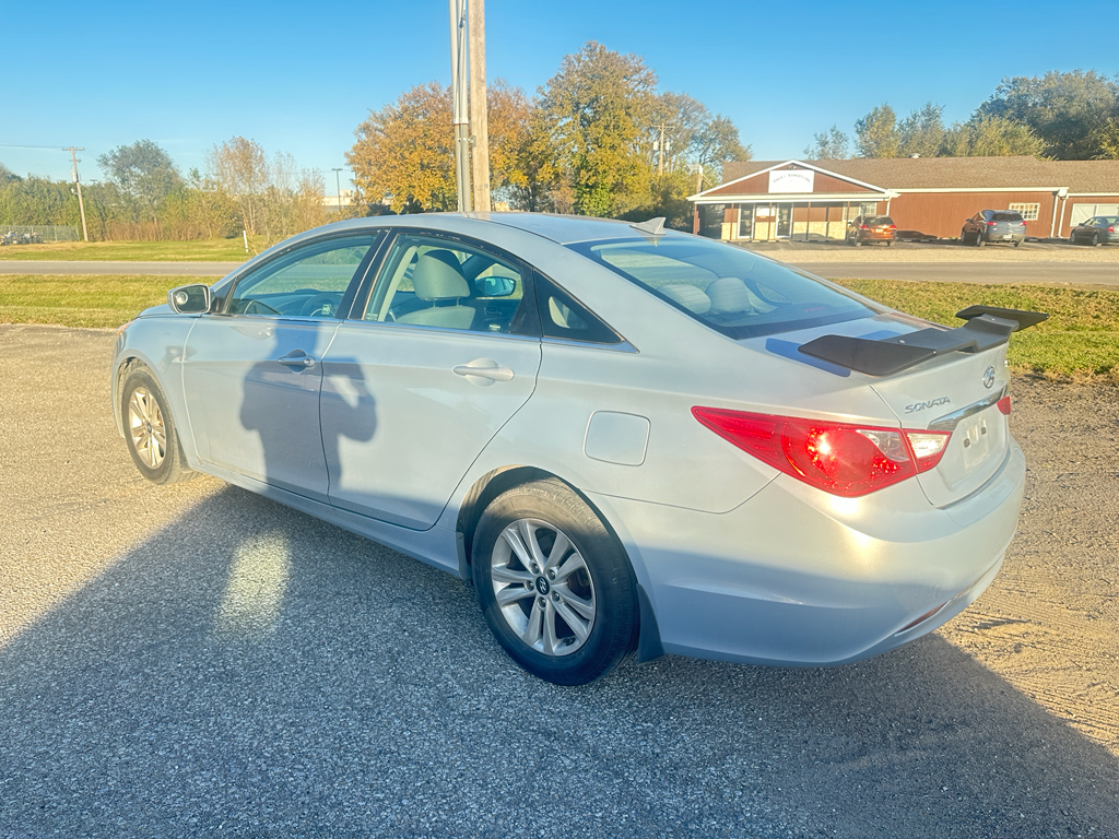 2013 Hyundai Sonata GLS photo 3