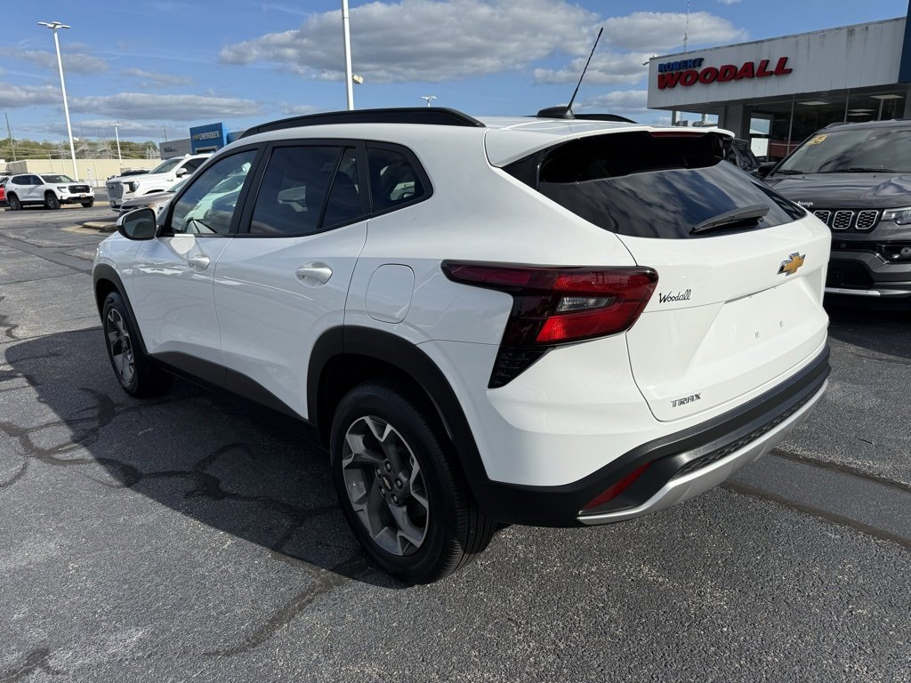 2024 Chevrolet Trax LT photo 5