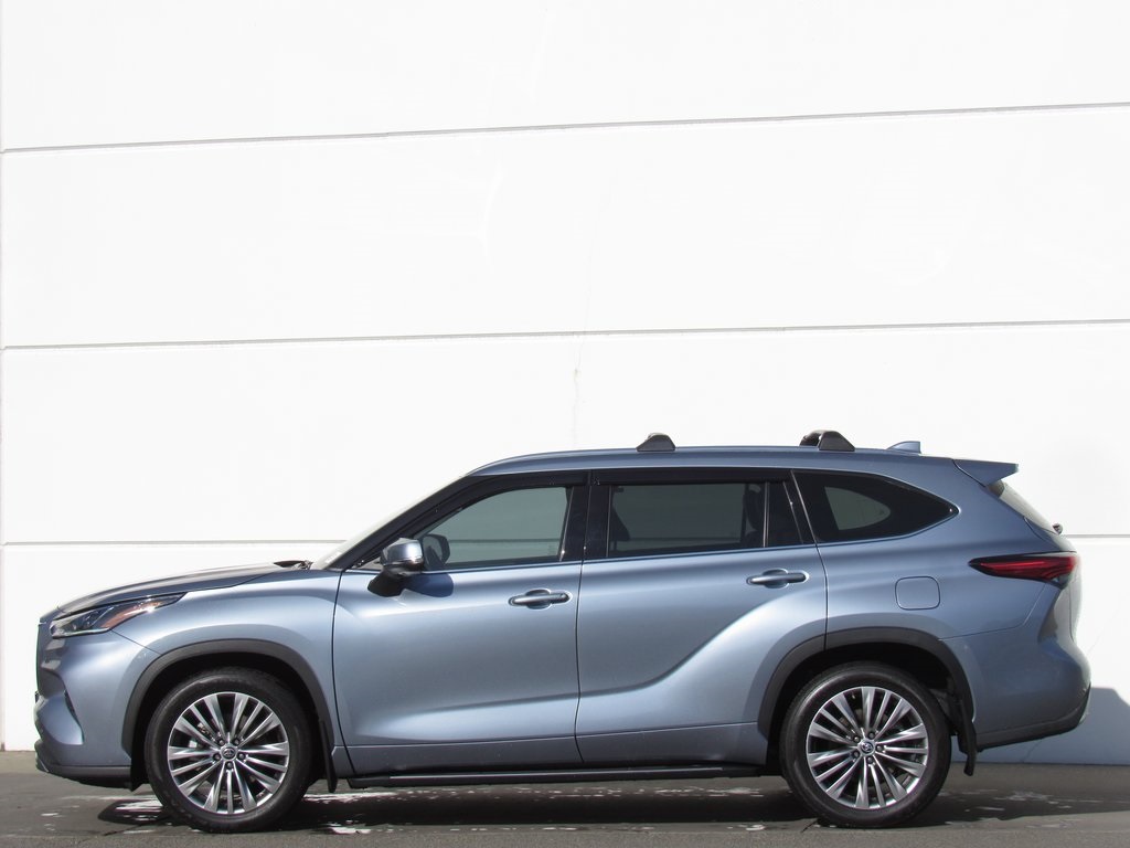 2022 Toyota Highlander Platinum photo 4