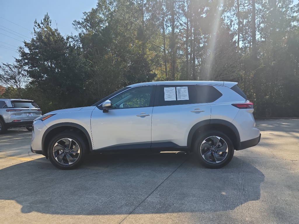 2024 Nissan Rogue SV photo 4