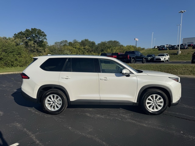 2024 Toyota Grand Highlander XLE photo 2