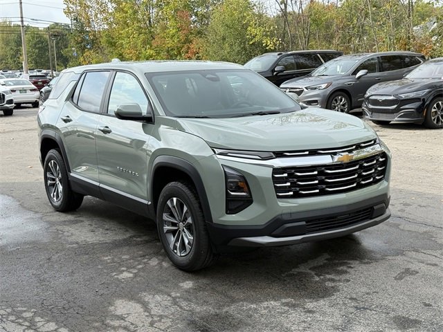 2026 Chevrolet Equinox LT photo 2
