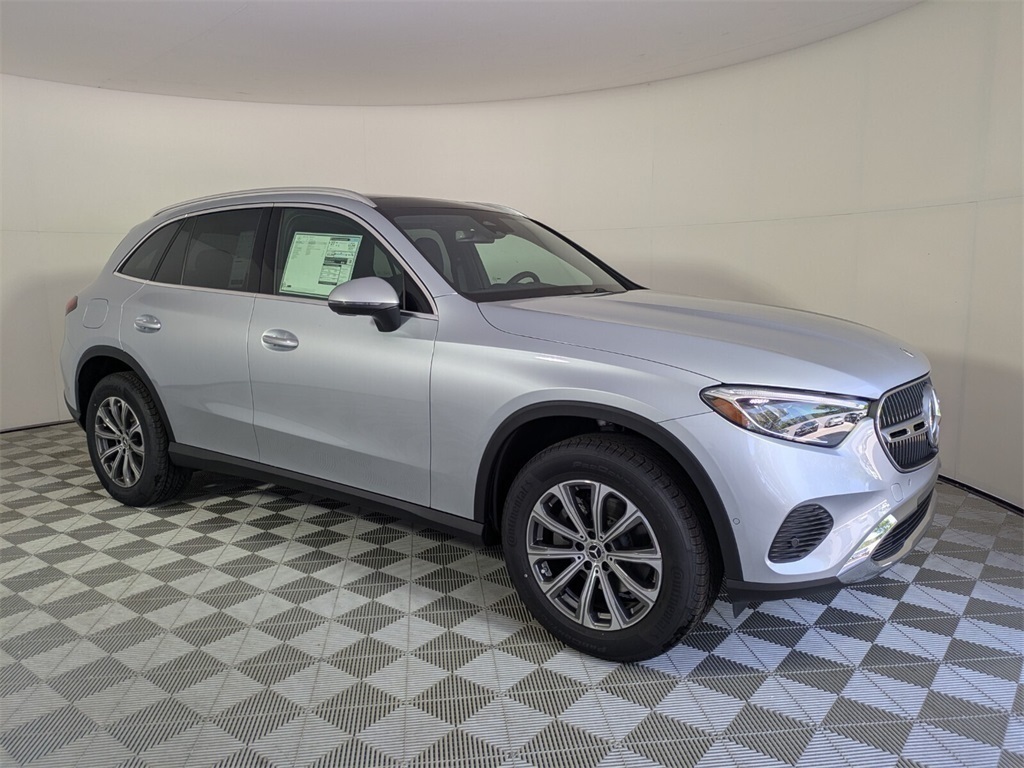2026 Mercedes-Benz GLC Base's photo