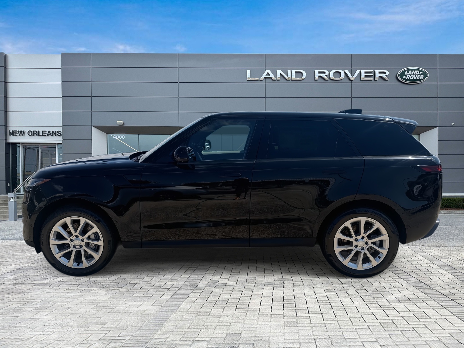 2025 Land Rover Range Rover Sport SE photo 2