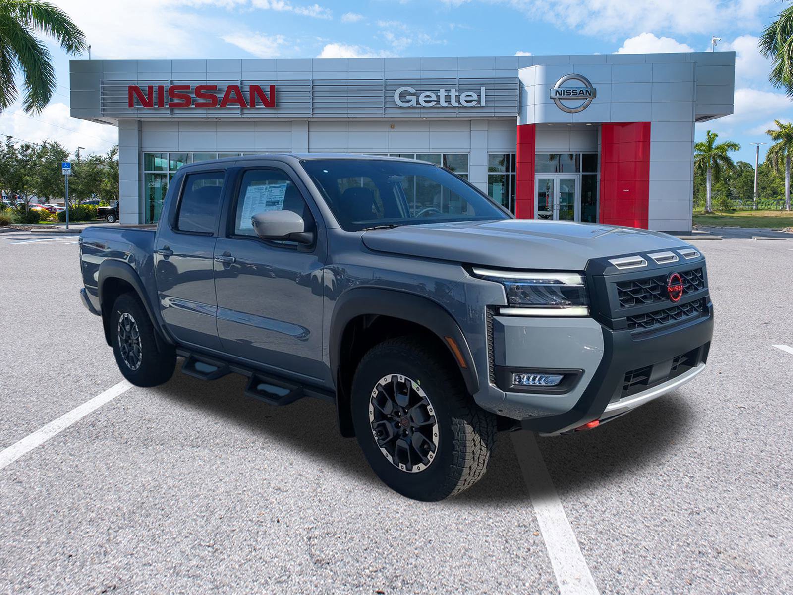2025 Nissan Frontier PRO-4X photo 2
