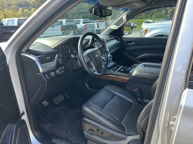 2020 Chevrolet Suburban Premier photo 2