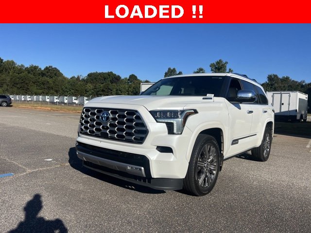2024 Toyota Sequoia SR5 photo 2