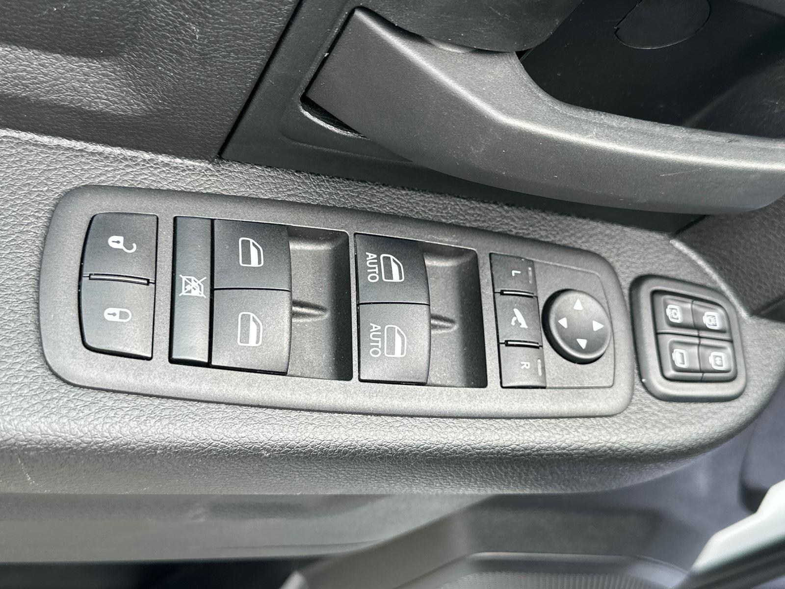 2023 Ram 2500 Tradesman photo 12