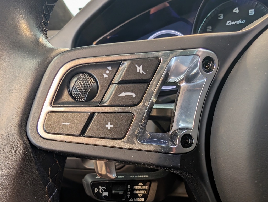 2019 Porsche Cayenne Turbo photo 19