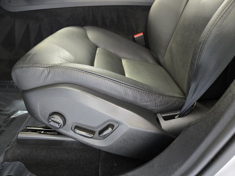 2023 Volvo XC60 B5 Plus photo 9