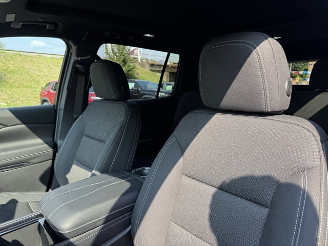 2026 Chevrolet Traverse photo 9