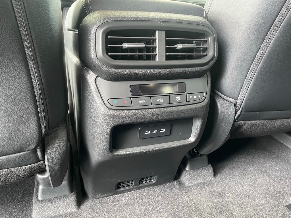 2025 Honda Pilot Touring photo 15