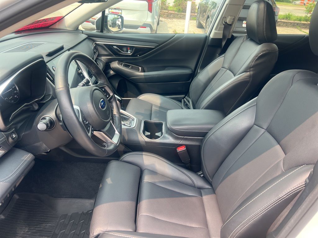 2022 Subaru Outback Limited photo 2