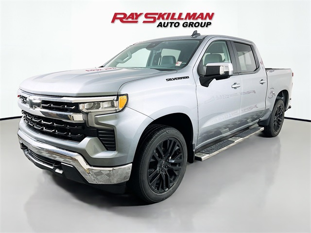 2023 Chevrolet Silverado 1500 LT photo 3