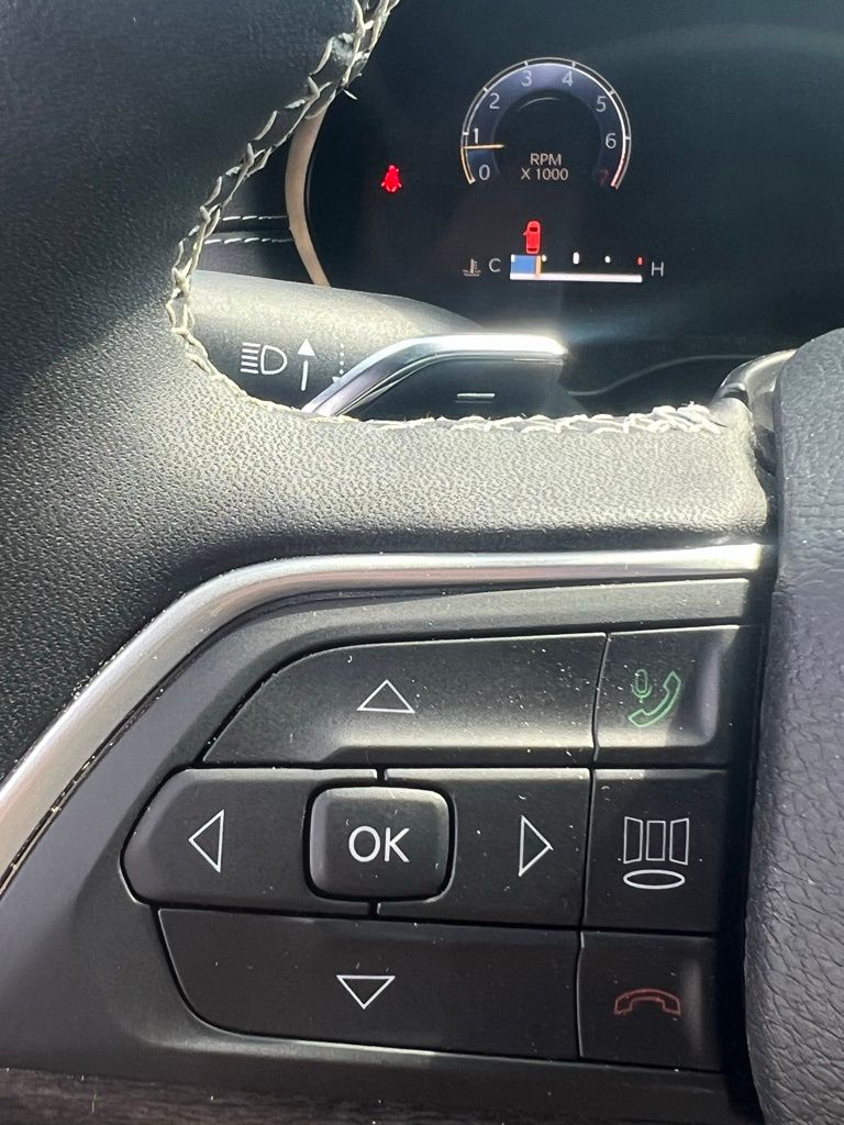 2025 Jeep Grand Cherokee Limited photo 17