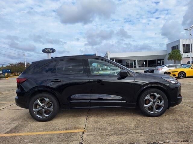 2024 Ford Escape ST-Line photo 4