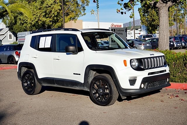 Certified Used 2022 White Jeep Latitude image 5