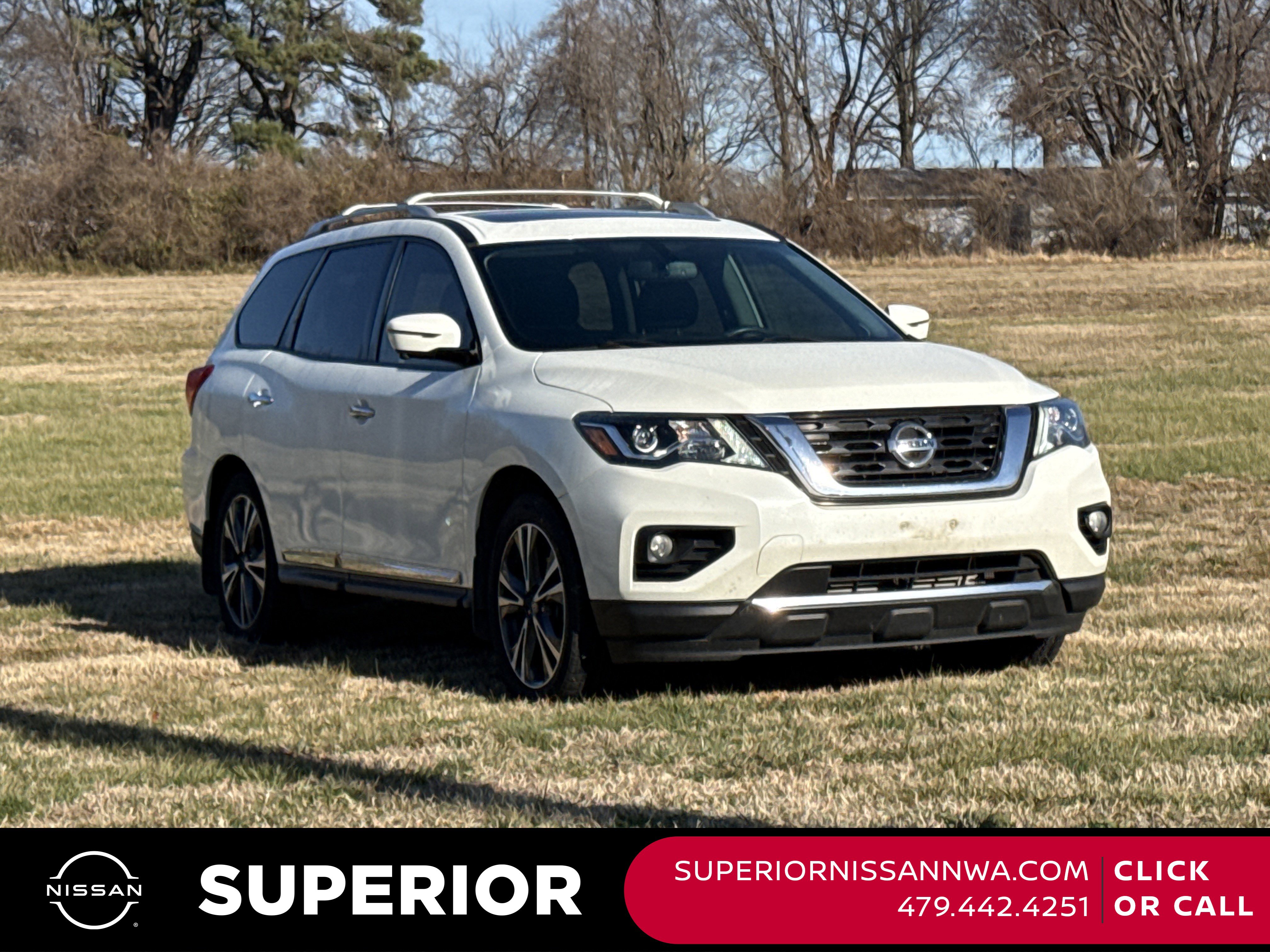 2019 Nissan Pathfinder Platinum's photo