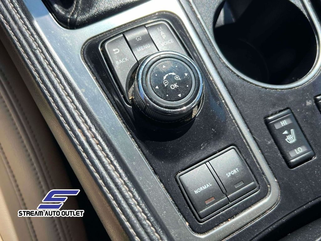 2017 Nissan Maxima SL photo 30