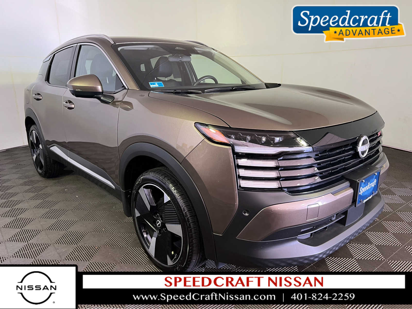 2025 Nissan Kicks SR's photo