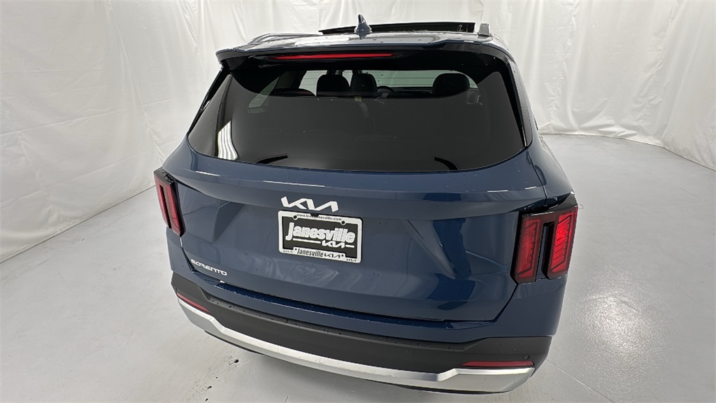 2025 Kia Sorento EX photo 4