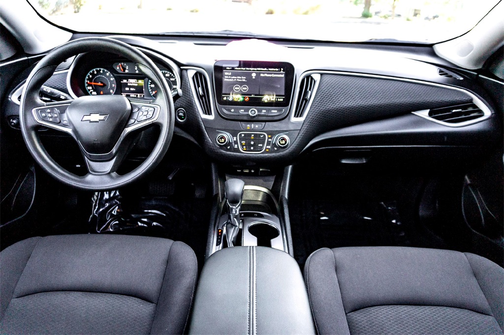 2025 Chevrolet Malibu 1LT photo 28
