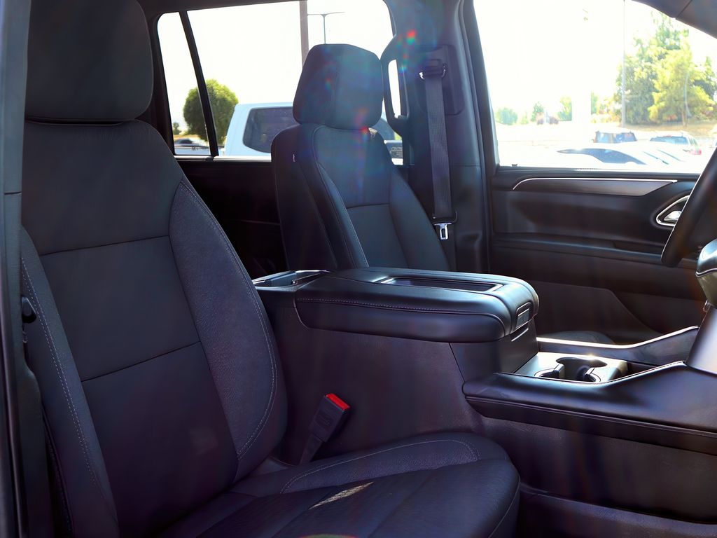 2024 Chevrolet Suburban 1500 LS photo 18