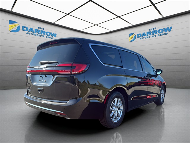 2026 Chrysler Pacifica photo 4